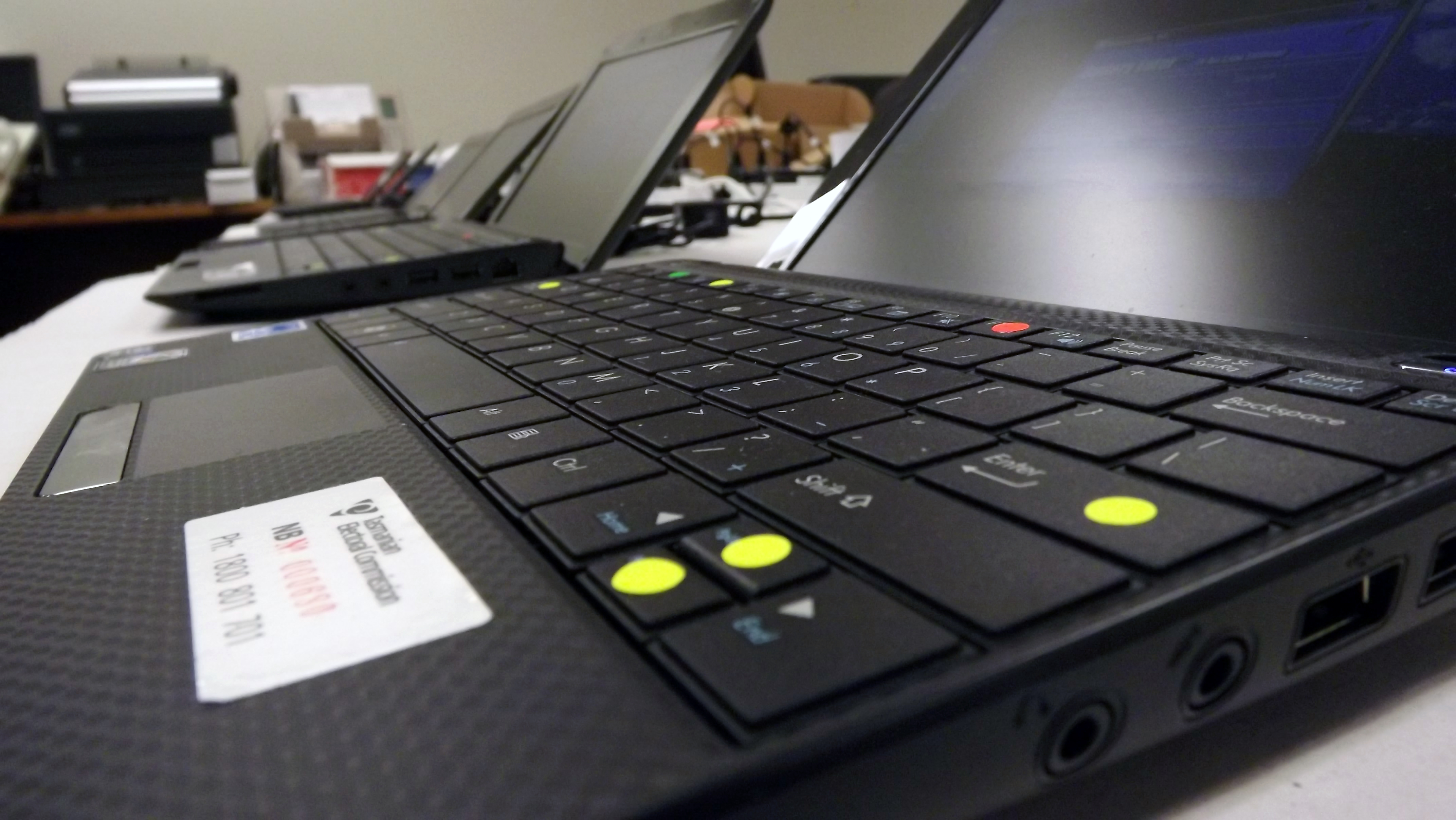 Netbooks had coloured dots placed on frequently used keys to speed up the marking of voters' names off the roll
